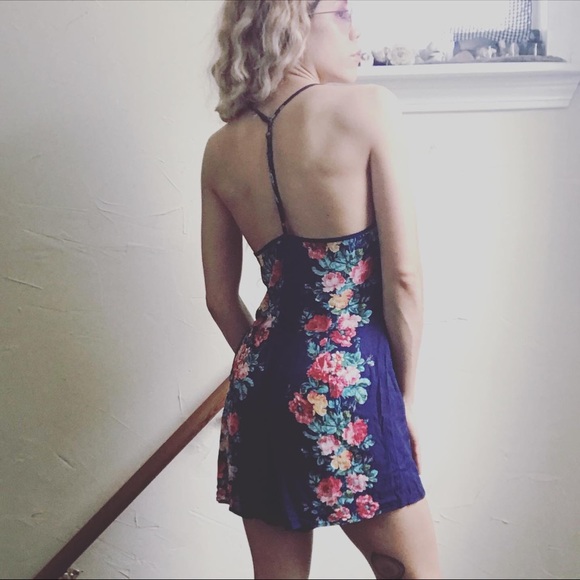 Free People Dresses & Skirts - Free People Silky Rose Garland Romper T-Back XS